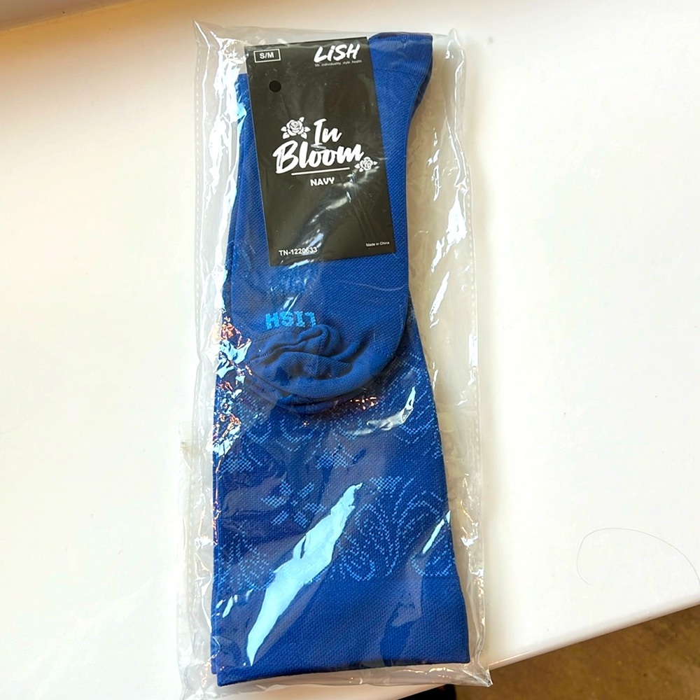 New with Tags S/M support socks blue